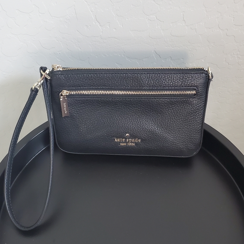 Kate Spade Leila Convertible Wristle Black Pebbled Leather with Gold Logo